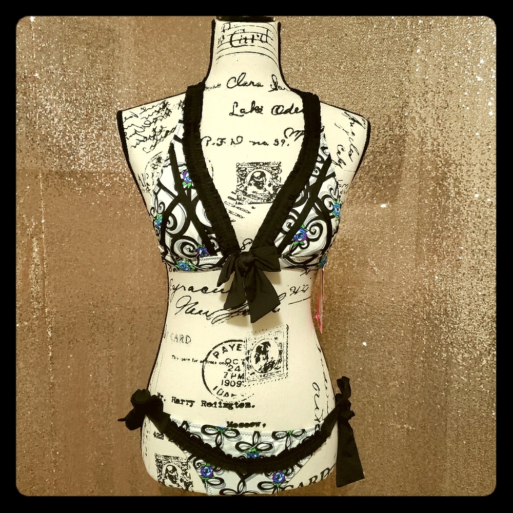 NWT  Betsey Johnson Bikini